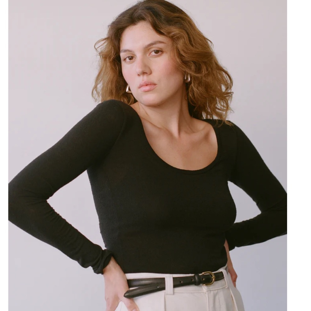 OZMA SCOOP TOP (Regen Silk Noil Jersey) Black
